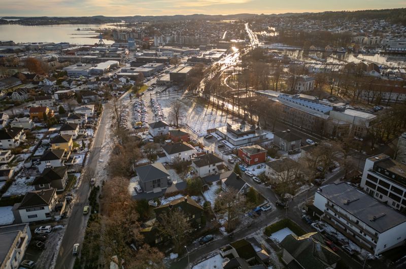Flott arkitekttegnet del av to-mannsbolig med hybel.