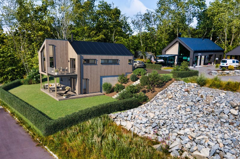 Moderne enebolig i blindveie med sen kveldssol