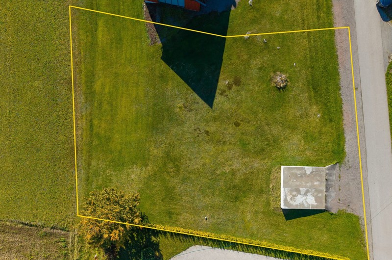 Nydelig, solrik og romslig tomt med utsikt til Akersvannet i Stokke