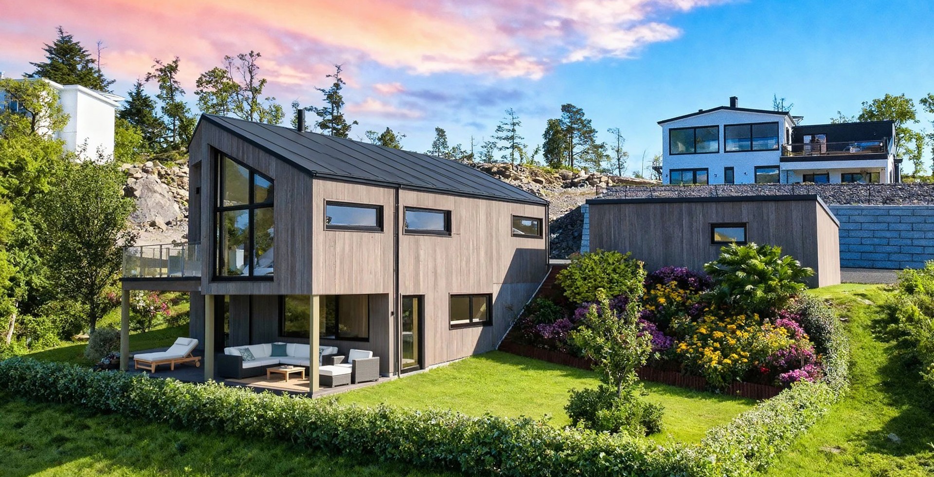 Moderne og stilfull enebolig med flott utsikt i Revetal